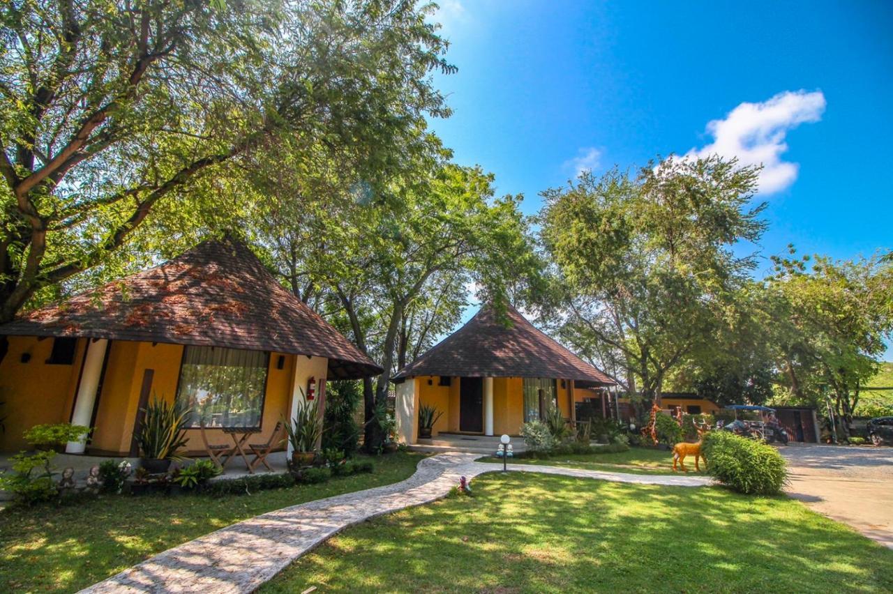 Warasin Resort Sattahip Exterior photo